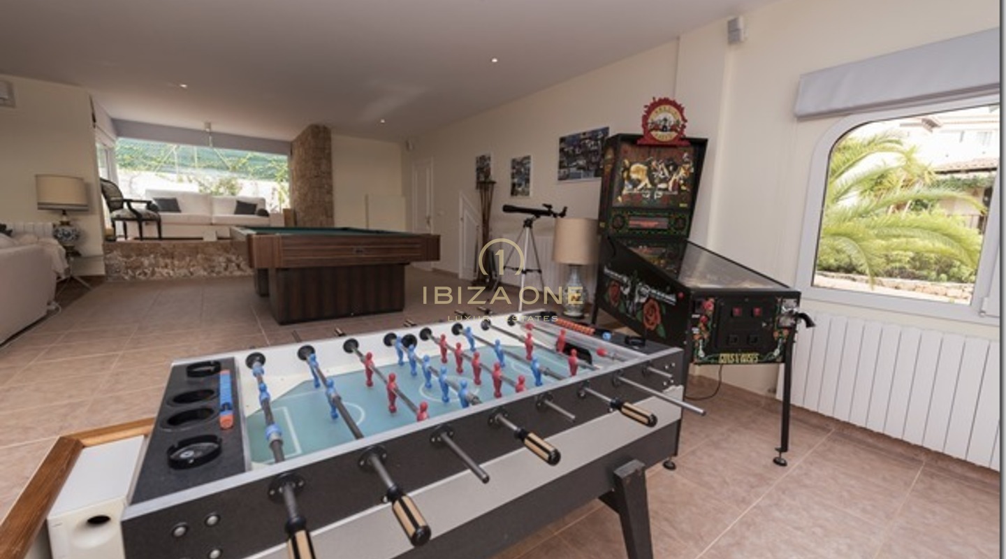 Luxury and Beautiful Finca Mansion with seaview and tennis court for sale, Ibiza - Luxury and Beautiful Finca Mansion with seaview and tennis court for rent, Ibiza