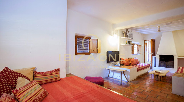 Preciosa propiedad con casa principal y de invitados en Santa Gertrudis en venta, Ibiza - Preciosa propiedad con casa principal y de invitados en Santa Gertrudis en alquiler, Ibiza