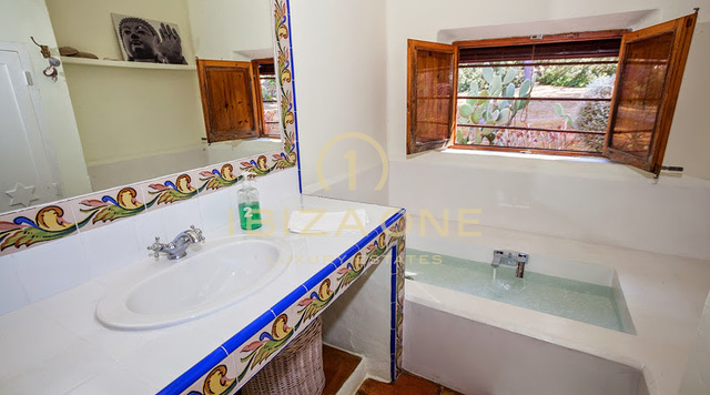 Preciosa propiedad con casa principal y de invitados en Santa Gertrudis en venta, Ibiza - Preciosa propiedad con casa principal y de invitados en Santa Gertrudis en alquiler, Ibiza