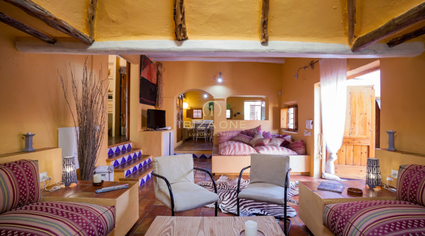 Preciosa propiedad con casa principal y de invitados en Santa Gertrudis en venta, Ibiza - Preciosa propiedad con casa principal y de invitados en Santa Gertrudis en alquiler, Ibiza