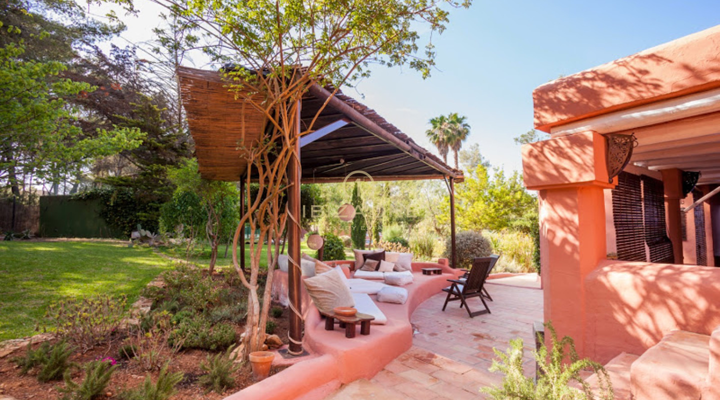 Belle propriété avec maison principale et maison d'hôtes à vendre à Santa Gertrudis, Ibiza - Belle propriété avec maison principale et maison d'hôtes à louer à Santa Gertrudis, Ibiza