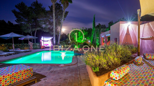 Belle propriété avec maison principale et maison d'hôtes à vendre à Santa Gertrudis, Ibiza - Belle propriété avec maison principale et maison d'hôtes à louer à Santa Gertrudis, Ibiza