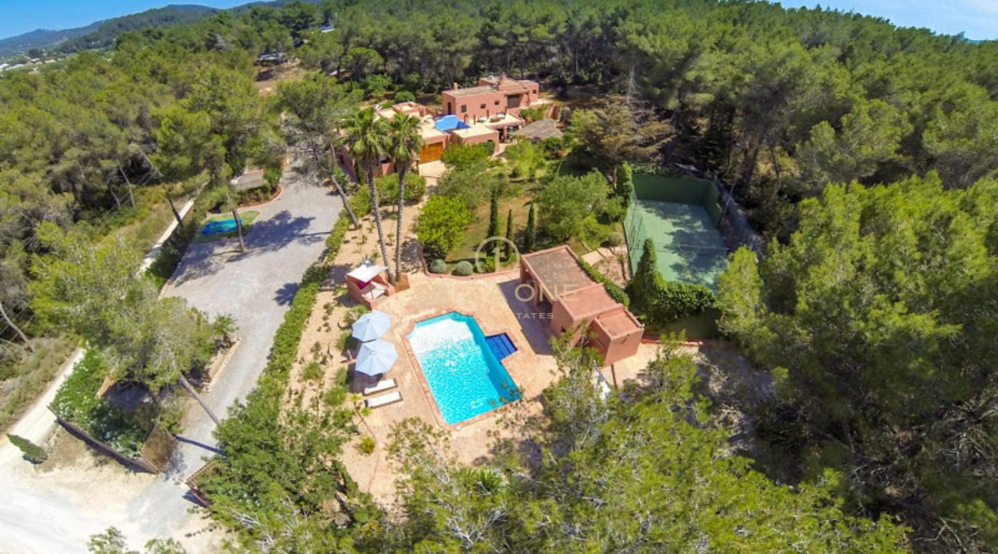 Schönes Anwesen mit Haupt- und Gästehaus in Santa Gertrudis zu verkaufen, Ibiza - Schönes Anwesen mit Haupt- und Gästehaus in Santa Gertrudis zu vermieten, Ibiza