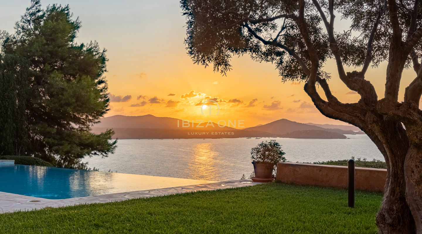 Luxury villa in Ibiza with sea access and a spectacular sea view in Es Cubells for sale, Ibiza - Luxury villa in Ibiza with sea access and a spectacular sea view in Es Cubells for rent, Ibiza