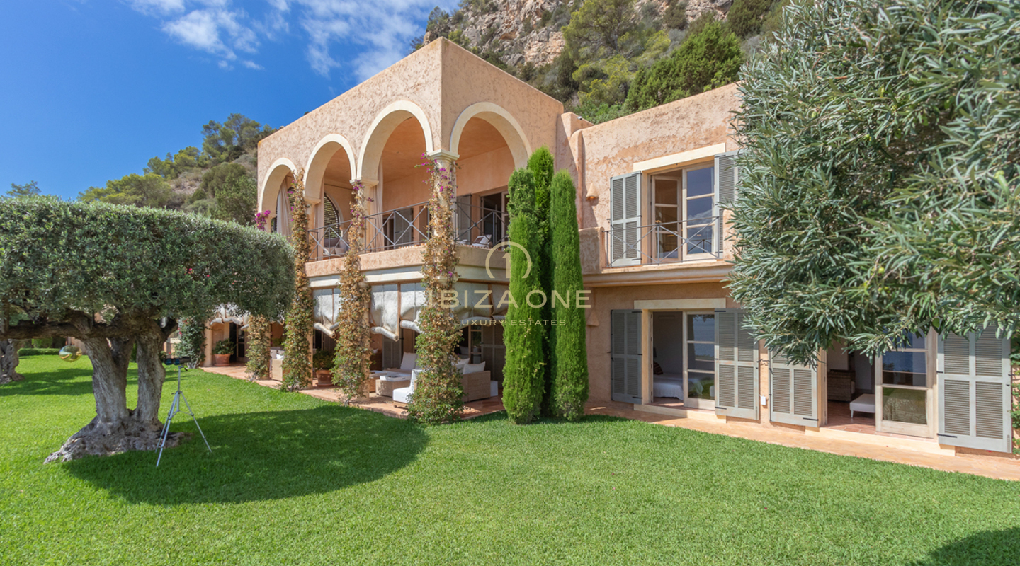 Luxe villa op Ibiza met toegang tot de zee en een spectaculair uitzicht op zee in Es Cubells te koop, Ibiza - Luxe villa op Ibiza met toegang tot de zee en een spectaculair uitzicht op zee in Es Cubells te huur, Ibiza