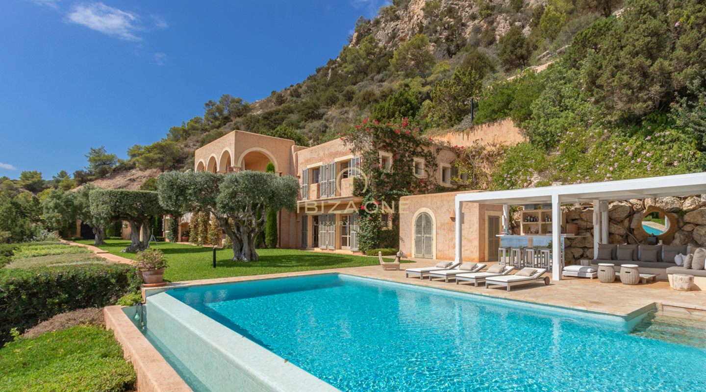 Luxe villa op Ibiza met toegang tot de zee en een spectaculair uitzicht op zee in Es Cubells te koop, Ibiza - Luxe villa op Ibiza met toegang tot de zee en een spectaculair uitzicht op zee in Es Cubells te huur, Ibiza