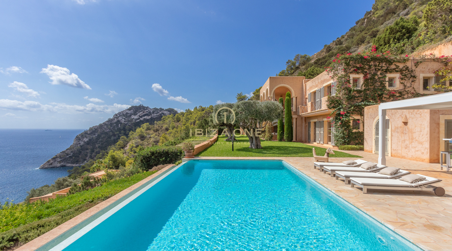 Luxe villa op Ibiza met toegang tot de zee en een spectaculair uitzicht op zee in Es Cubells te koop, Ibiza - Luxe villa op Ibiza met toegang tot de zee en een spectaculair uitzicht op zee in Es Cubells te huur, Ibiza