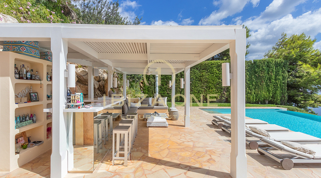 Villa de lujo en Ibiza con acceso al mar y espectaculares vistas al mar en Es Cubells en venta, Ibiza - Villa de lujo en Ibiza con acceso al mar y espectaculares vistas al mar en Es Cubells en alquiler, Ibiza