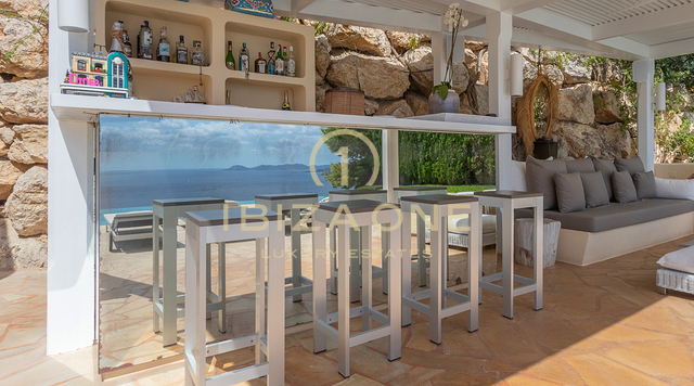 Villa de lujo en Ibiza con acceso al mar y espectaculares vistas al mar en Es Cubells en venta, Ibiza - Villa de lujo en Ibiza con acceso al mar y espectaculares vistas al mar en Es Cubells en alquiler, Ibiza