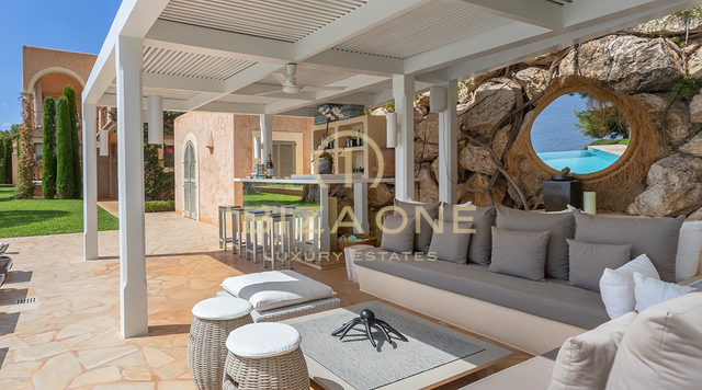 Villa de lujo en Ibiza con acceso al mar y espectaculares vistas al mar en Es Cubells en venta, Ibiza - Villa de lujo en Ibiza con acceso al mar y espectaculares vistas al mar en Es Cubells en alquiler, Ibiza