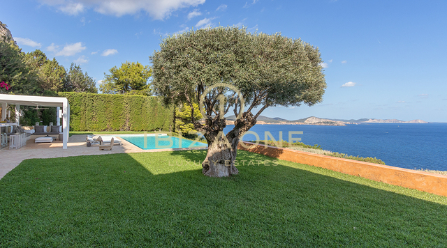 Villa de lujo en Ibiza con acceso al mar y espectaculares vistas al mar en Es Cubells en venta, Ibiza - Villa de lujo en Ibiza con acceso al mar y espectaculares vistas al mar en Es Cubells en alquiler, Ibiza