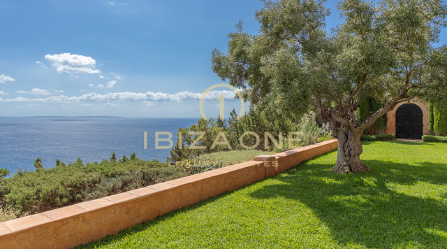 Luxusvilla auf Ibiza mit Meerzugang und spektakulärem Meerblick in Es Cubells zu verkaufen, Ibiza - Luxusvilla auf Ibiza mit Meerzugang und spektakulärem Meerblick in Es Cubells zu vermieten, Ibiza