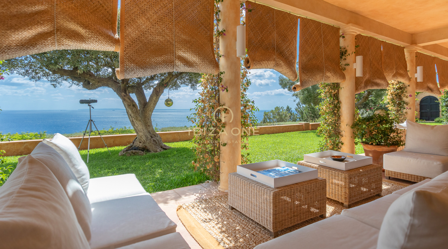 Luxusvilla auf Ibiza mit Meerzugang und spektakulärem Meerblick in Es Cubells zu verkaufen, Ibiza - Luxusvilla auf Ibiza mit Meerzugang und spektakulärem Meerblick in Es Cubells zu vermieten, Ibiza