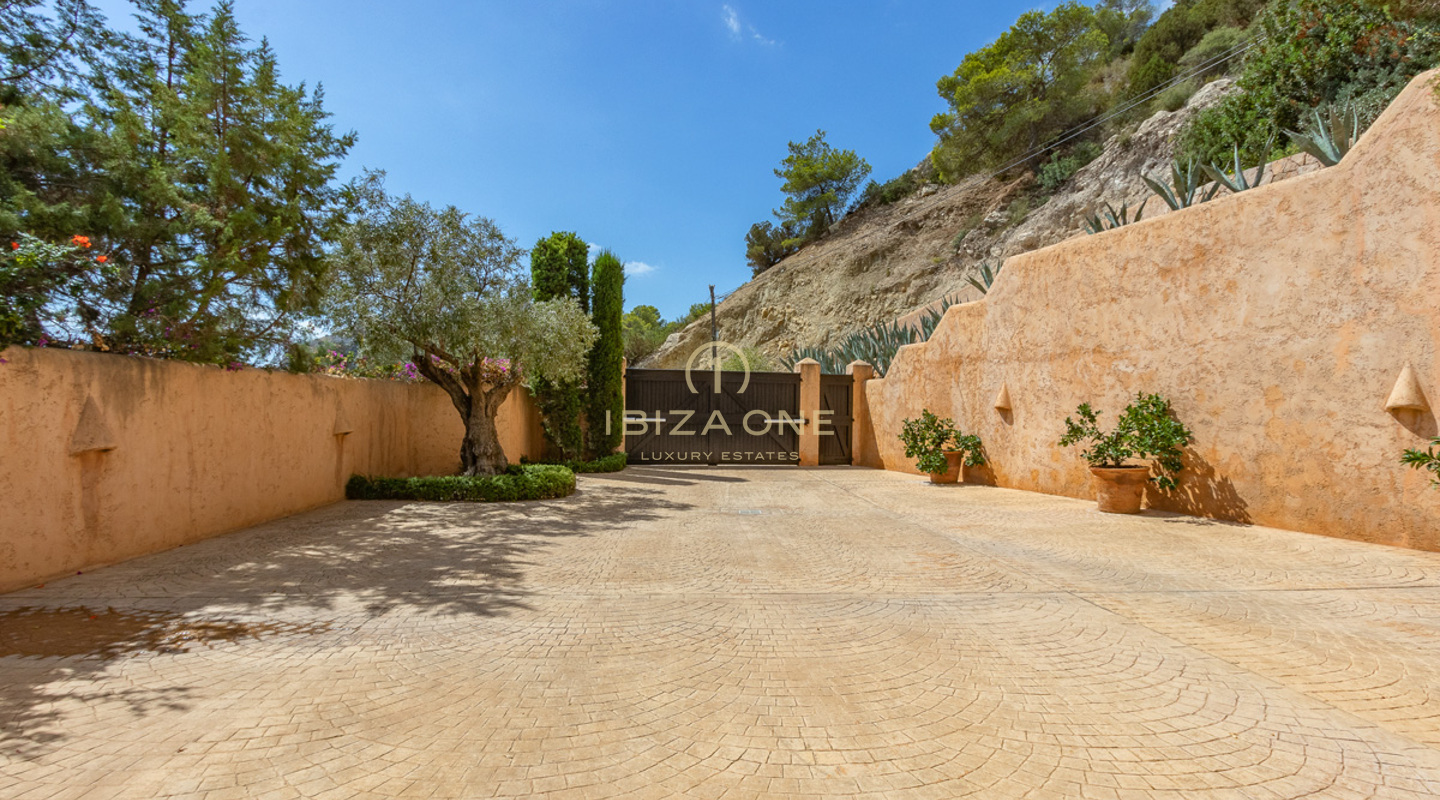 Luxe villa op Ibiza met toegang tot de zee en een spectaculair uitzicht op zee in Es Cubells te koop, Ibiza - Luxe villa op Ibiza met toegang tot de zee en een spectaculair uitzicht op zee in Es Cubells te huur, Ibiza