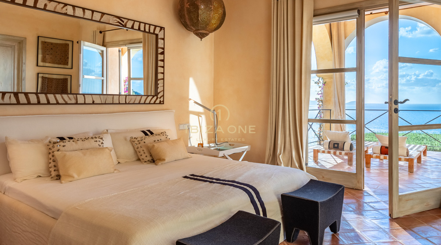 Luxe villa op Ibiza met toegang tot de zee en een spectaculair uitzicht op zee in Es Cubells te koop, Ibiza - Luxe villa op Ibiza met toegang tot de zee en een spectaculair uitzicht op zee in Es Cubells te huur, Ibiza