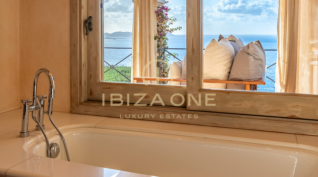 Luxury villa in Ibiza with sea access and a spectacular sea view in Es Cubells for sale, Ibiza - Luxury villa in Ibiza with sea access and a spectacular sea view in Es Cubells for rent, Ibiza