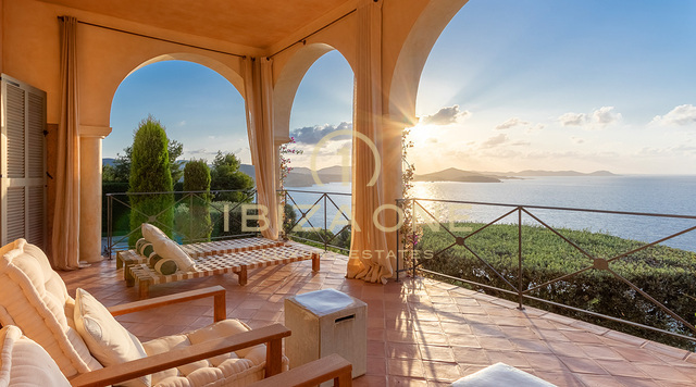 Luxe villa op Ibiza met toegang tot de zee en een spectaculair uitzicht op zee in Es Cubells te koop, Ibiza - Luxe villa op Ibiza met toegang tot de zee en een spectaculair uitzicht op zee in Es Cubells te huur, Ibiza