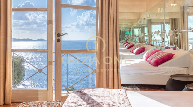 Luxe villa op Ibiza met toegang tot de zee en een spectaculair uitzicht op zee in Es Cubells te koop, Ibiza - Luxe villa op Ibiza met toegang tot de zee en een spectaculair uitzicht op zee in Es Cubells te huur, Ibiza