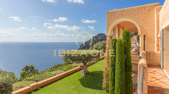 Luxe villa op Ibiza met toegang tot de zee en een spectaculair uitzicht op zee in Es Cubells te koop, Ibiza - Luxe villa op Ibiza met toegang tot de zee en een spectaculair uitzicht op zee in Es Cubells te huur, Ibiza