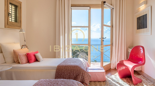 Villa de lujo en Ibiza con acceso al mar y espectaculares vistas al mar en Es Cubells en venta, Ibiza - Villa de lujo en Ibiza con acceso al mar y espectaculares vistas al mar en Es Cubells en alquiler, Ibiza