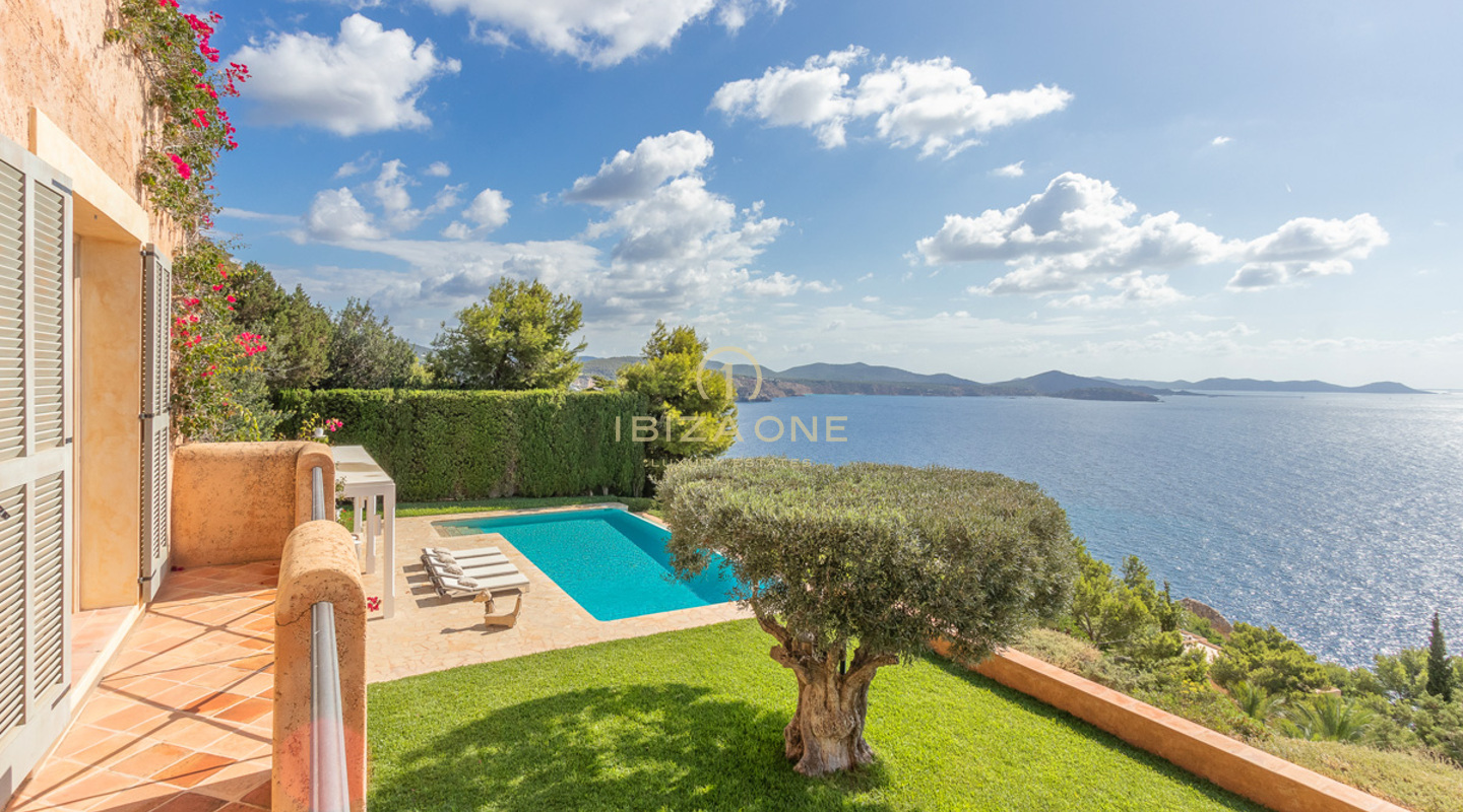 Luxe villa op Ibiza met toegang tot de zee en een spectaculair uitzicht op zee in Es Cubells te koop, Ibiza - Luxe villa op Ibiza met toegang tot de zee en een spectaculair uitzicht op zee in Es Cubells te huur, Ibiza
