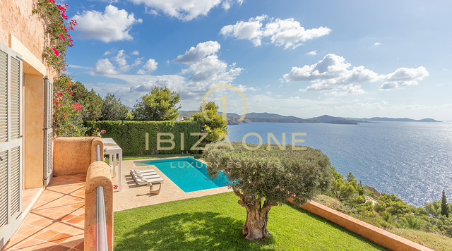 Luxe villa op Ibiza met toegang tot de zee en een spectaculair uitzicht op zee in Es Cubells te koop, Ibiza - Luxe villa op Ibiza met toegang tot de zee en een spectaculair uitzicht op zee in Es Cubells te huur, Ibiza