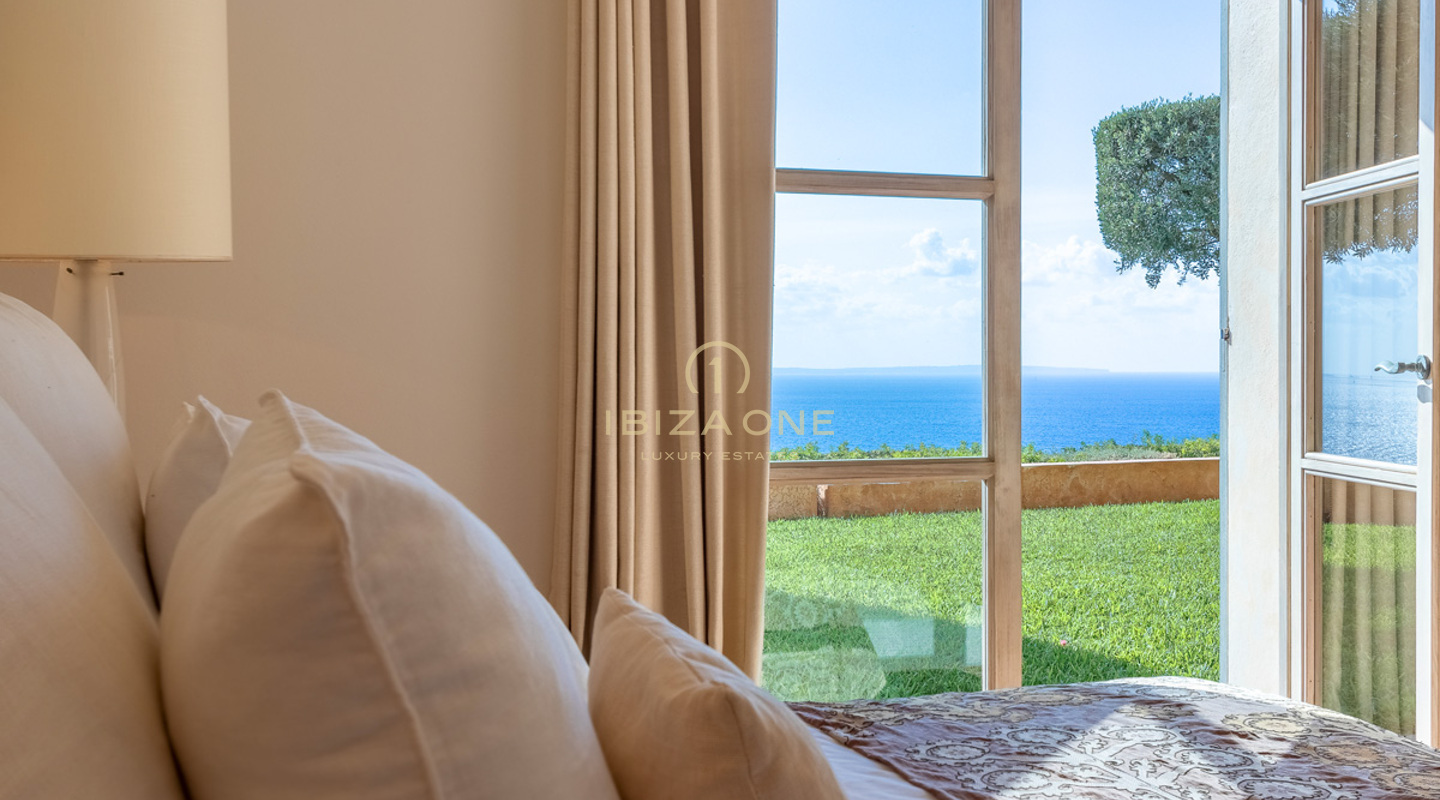 Luxe villa op Ibiza met toegang tot de zee en een spectaculair uitzicht op zee in Es Cubells te koop, Ibiza - Luxe villa op Ibiza met toegang tot de zee en een spectaculair uitzicht op zee in Es Cubells te huur, Ibiza
