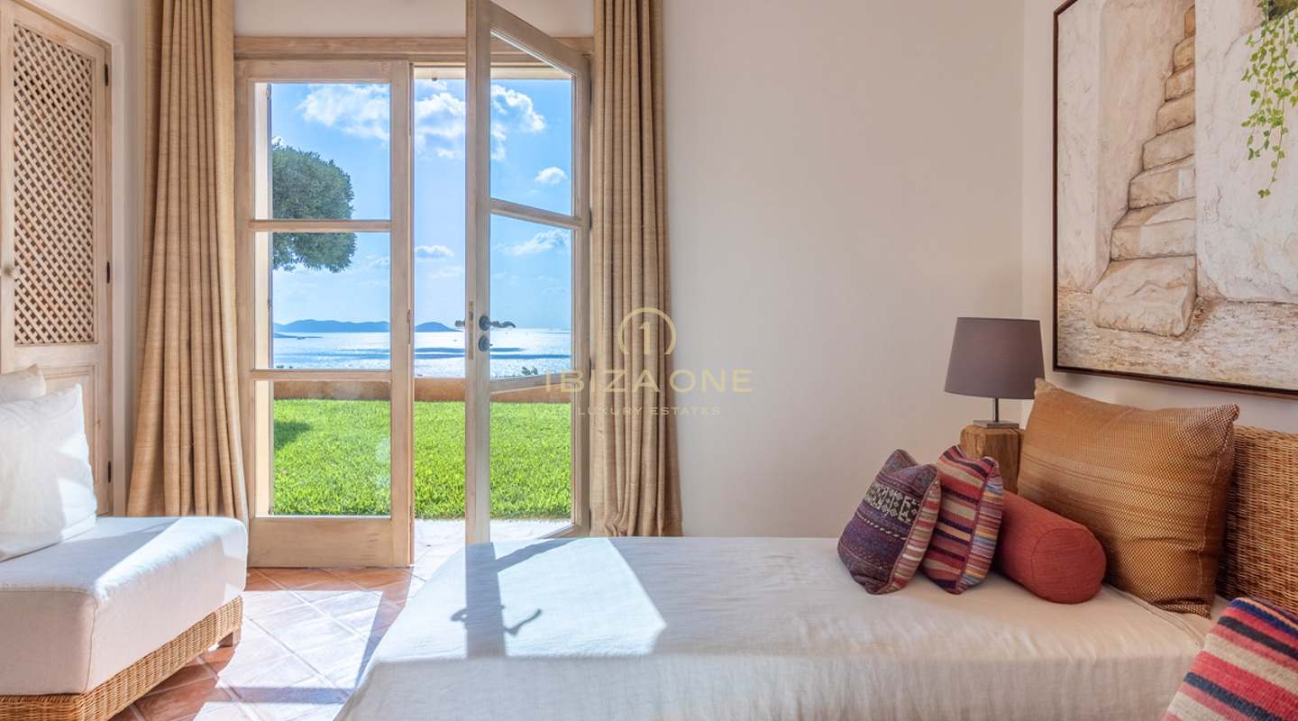 Luxusvilla auf Ibiza mit Meerzugang und spektakulärem Meerblick in Es Cubells zu verkaufen, Ibiza - Luxusvilla auf Ibiza mit Meerzugang und spektakulärem Meerblick in Es Cubells zu vermieten, Ibiza