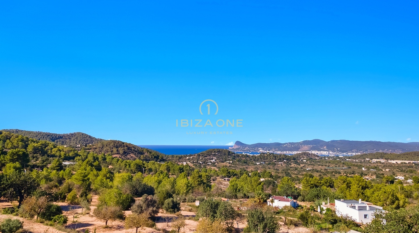 Affascinante finca di lusso di 400 anni, squisitamente ristrutturata con licenza di affitto turistico in vendita, Ibiza