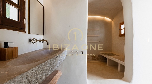 Charmante, luxuriöse 400 Jahre alte Finca, exquisit renoviert mit touristischer Vermietungslizenz zu verkaufen, Ibiza