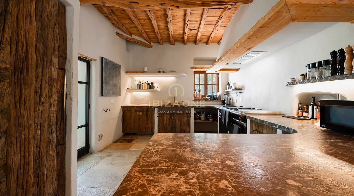 Charmante, luxuriöse 400 Jahre alte Finca, exquisit renoviert mit touristischer Vermietungslizenz zu verkaufen, Ibiza