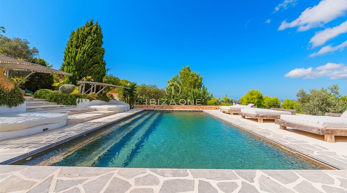 Charmante finca de luxe vieille de 400 ans, superbement rénovée avec licence de location touristique à vendre, Ibiza