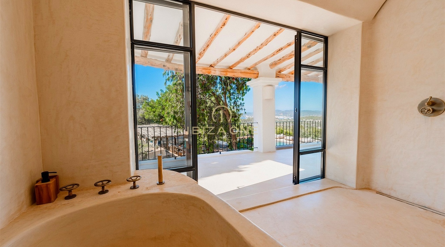 Charmante, luxuriöse 400 Jahre alte Finca, exquisit renoviert mit touristischer Vermietungslizenz zu verkaufen, Ibiza