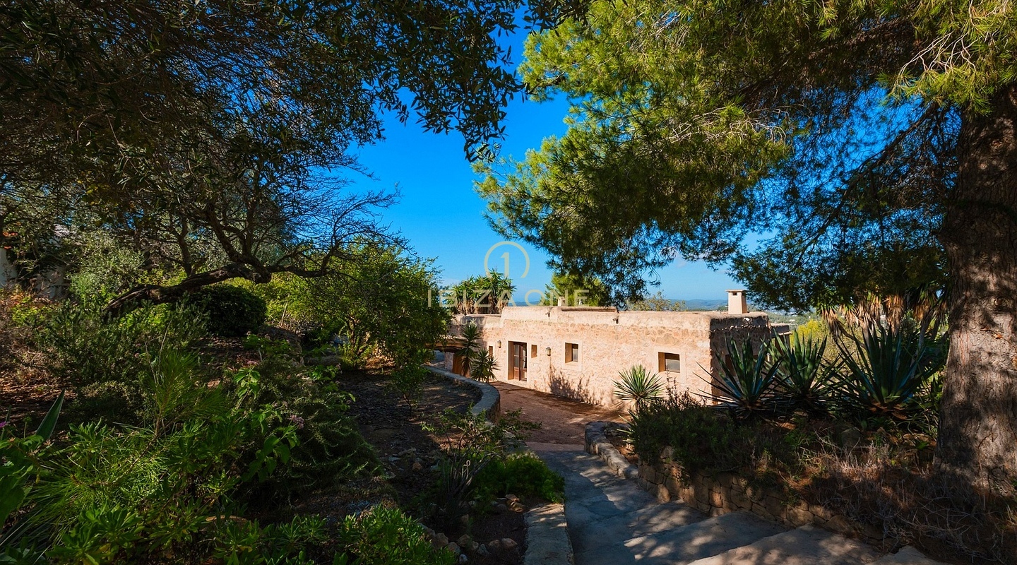 Charmante, luxuriöse 400 Jahre alte Finca, exquisit renoviert mit touristischer Vermietungslizenz zu verkaufen, Ibiza