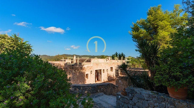 Charmante, luxuriöse 400 Jahre alte Finca, exquisit renoviert mit touristischer Vermietungslizenz zu verkaufen, Ibiza