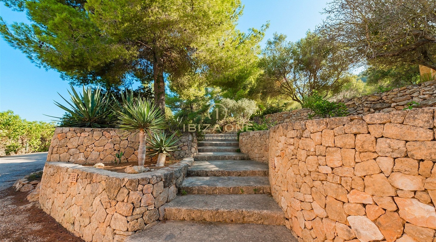Charmante, luxuriöse 400 Jahre alte Finca, exquisit renoviert mit touristischer Vermietungslizenz zu verkaufen, Ibiza