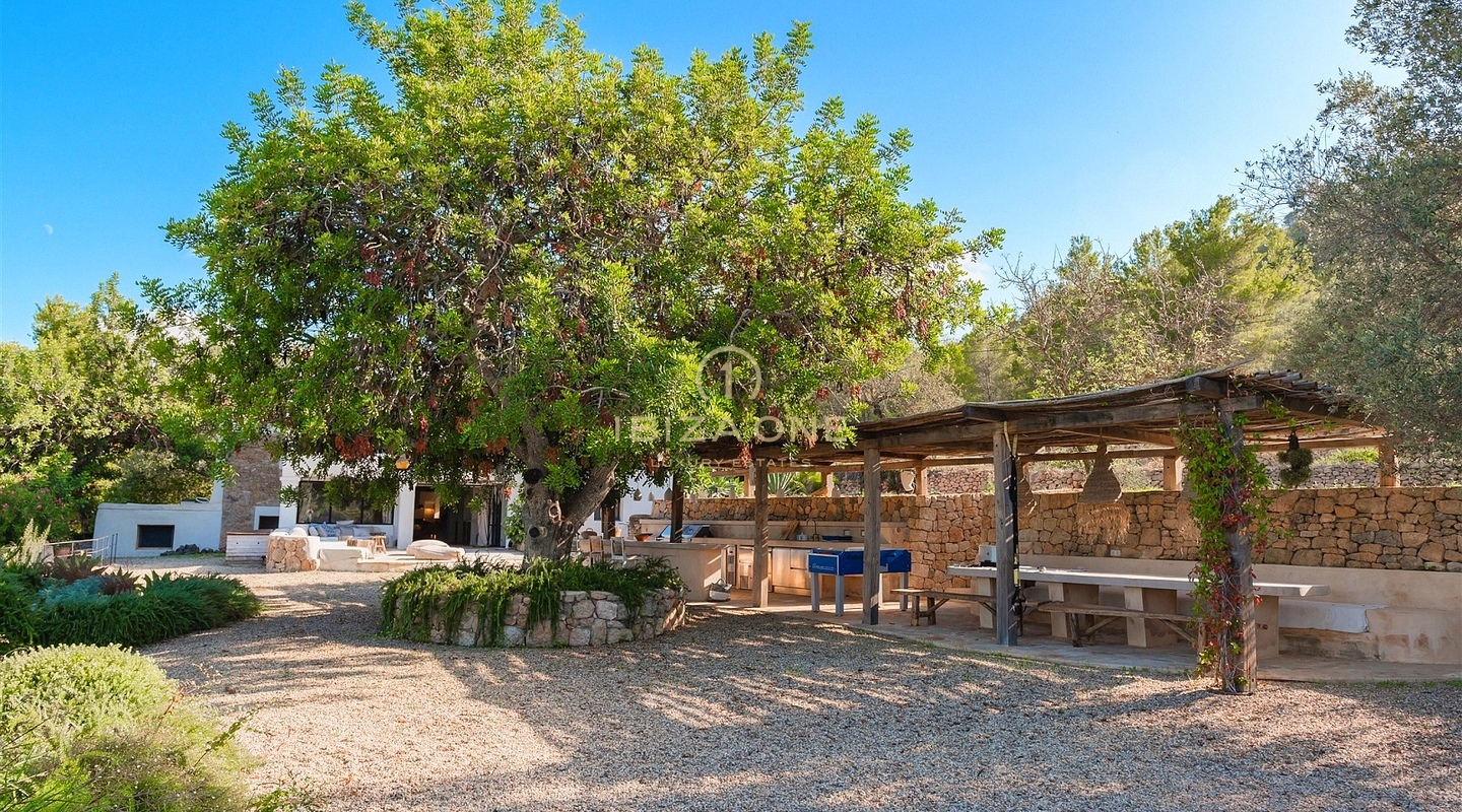 Charmante, luxuriöse 400 Jahre alte Finca, exquisit renoviert mit touristischer Vermietungslizenz zu verkaufen, Ibiza