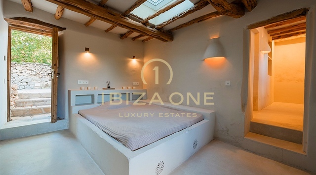 Charmante, luxuriöse 400 Jahre alte Finca, exquisit renoviert mit touristischer Vermietungslizenz zu verkaufen, Ibiza