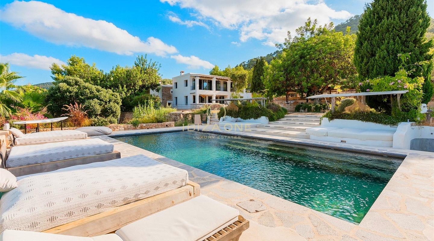 Charmante, luxuriöse 400 Jahre alte Finca, exquisit renoviert mit touristischer Vermietungslizenz zu verkaufen, Ibiza