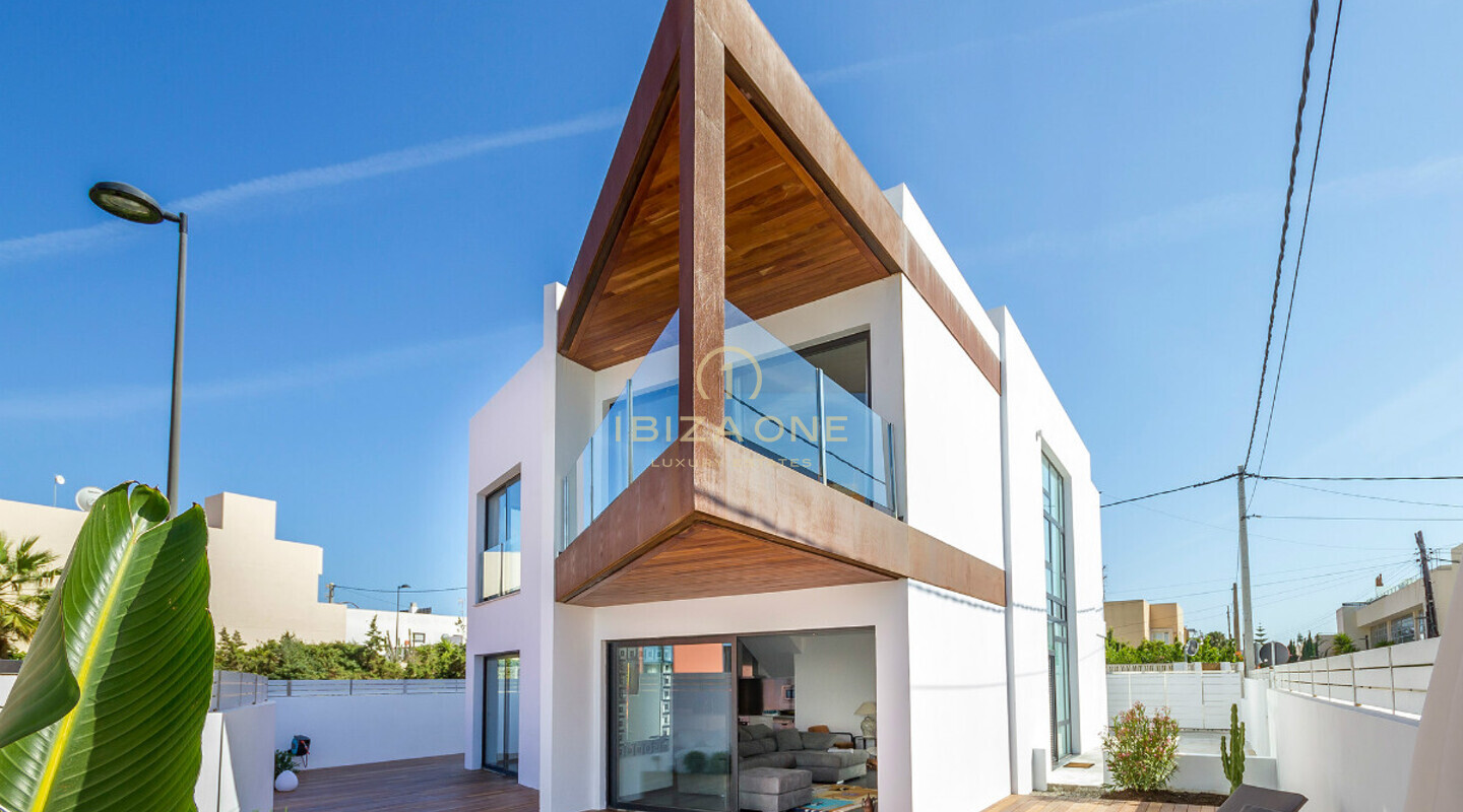 Ultra-moderna e villa di lusso vicino alla spiaggia e Ibiza in affitto e vendita