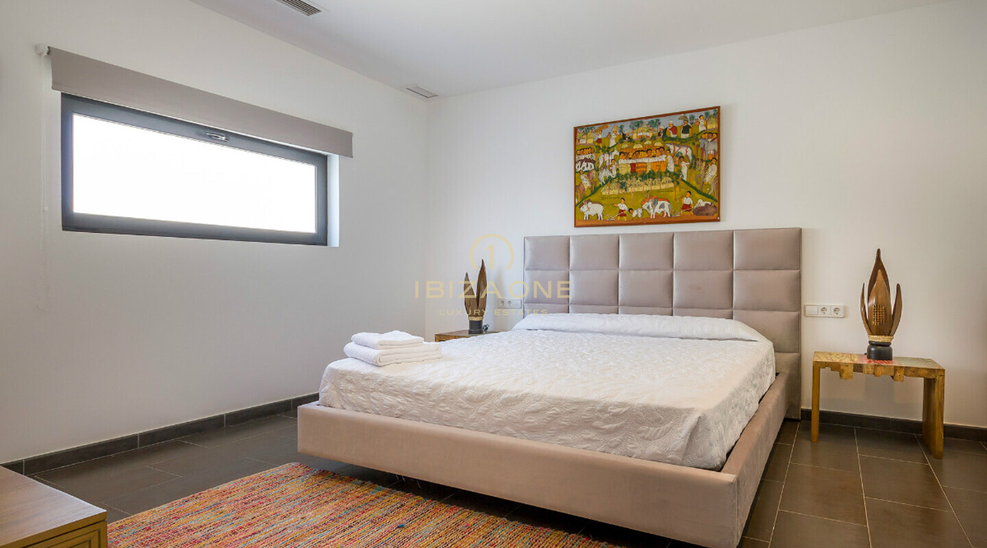Ultra-moderna y lujosa villa cerca de la playa y de Ibiza en alquiler y venta