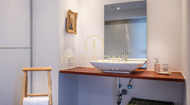 Ультра-современный и роскошная вилла недалеко от пляжа и Ibiza Аренда и продажа