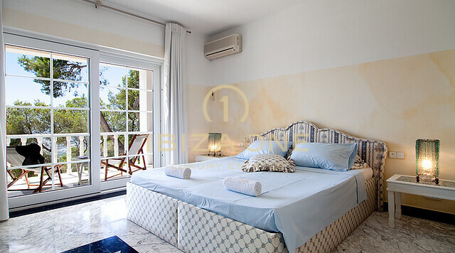 Blue House - luxe villa op de top van een privéberg met uitzicht op Ibiza, Formentera, D'alt Vila en de jachthavens te koop, Ibiza - Blue House - luxe villa op de top van een privéberg met uitzicht op Ibiza, Formentera, D'alt Vila en de jachthavens te huur, Ibiza