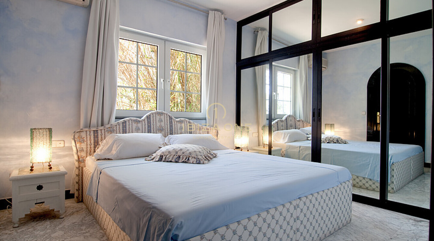 Blue House - villa di lusso in cima a una montagna privata di fronte a Ibiza, Formentera, D´alt Vila e ai porti turistici in vendita, Ibiza - Blue House - villa di lusso in cima a una montagna privata di fronte a Ibiza, Formentera, D´alt Vila e ai porti turistici in affitto, Ibiza