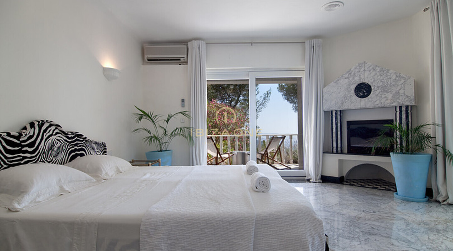 Blue House - villa de lujo en la cima de una montaña privada frente a Ibiza, Formentera, D´alt Vila y los puertos deportivos en venta, Ibiza - Blue House - villa de lujo en la cima de una montaña privada frente a Ibiza, Formentera, D´alt Vila y los puertos deportivos en alquiler, Ibiza