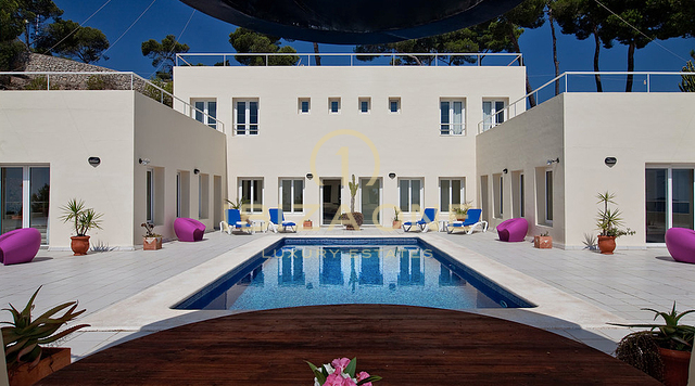 White House - villa di lusso in cima a una montagna privata di fronte al mare di Roca Llisa, campo da golf, Sta. Eulalia e l'isola Tagomago in vendita, Ibiza - White House - villa di lusso in cima a una montagna privata di fronte al mare di Roca Llisa, campo da golf, Sta. Eulalia e l'isola Tagomago in affitto, Ibiza