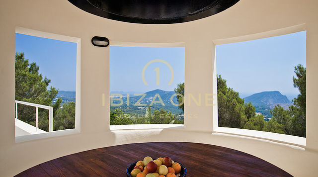 White House - villa de luxe au sommet d'une montagne privée face à la mer de Roca Llisa, terrain de golf, Sta. Eulalia et l'île Tagomago à vendre, Ibiza - White House - villa de luxe au sommet d'une montagne privée face à la mer de Roca Llisa, terrain de golf, Sta. Eulalia et l'île Tagomago à louer, Ibiza