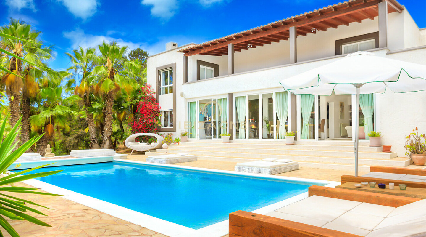 Encantadora villa de lujo con casa de invitados en venta en Ibiza - Encantadora villa de lujo con casa de invitados en alquiler en Ibiza