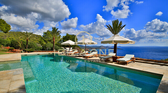 Luxe villa op de Primelocatie Es Cubells te huur, Ibiza - Luxe villa op de Primelocatie Es Cubells te koop, Ibiza