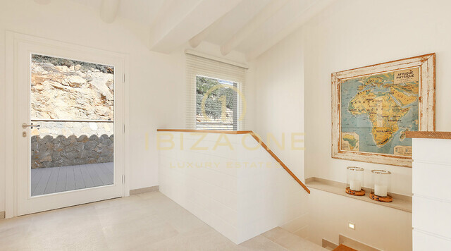 Mallorca : Luxury sea view villa in a prime location for sale